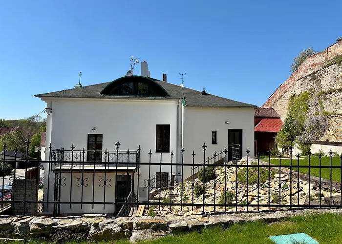 Za Stromem Guest house 3*