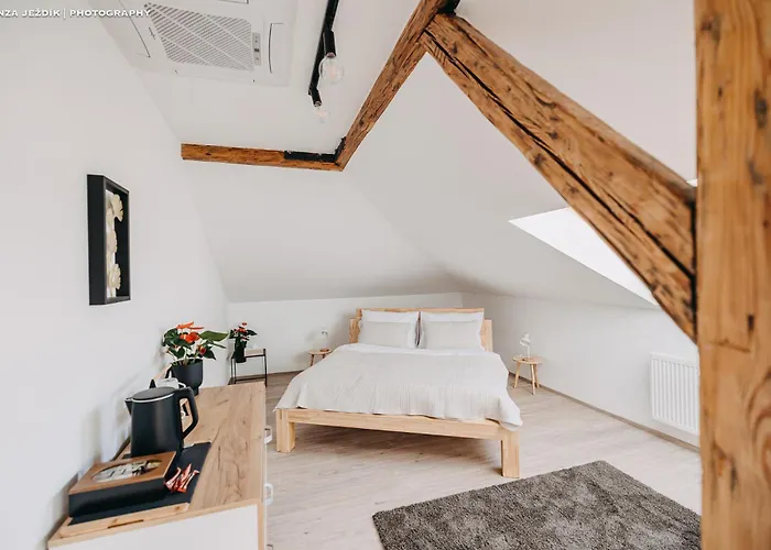Za Stromem Guest house