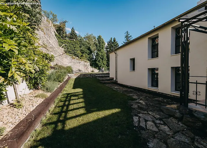 Za Stromem Guest house 3*