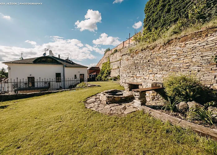 Za Stromem Guest house